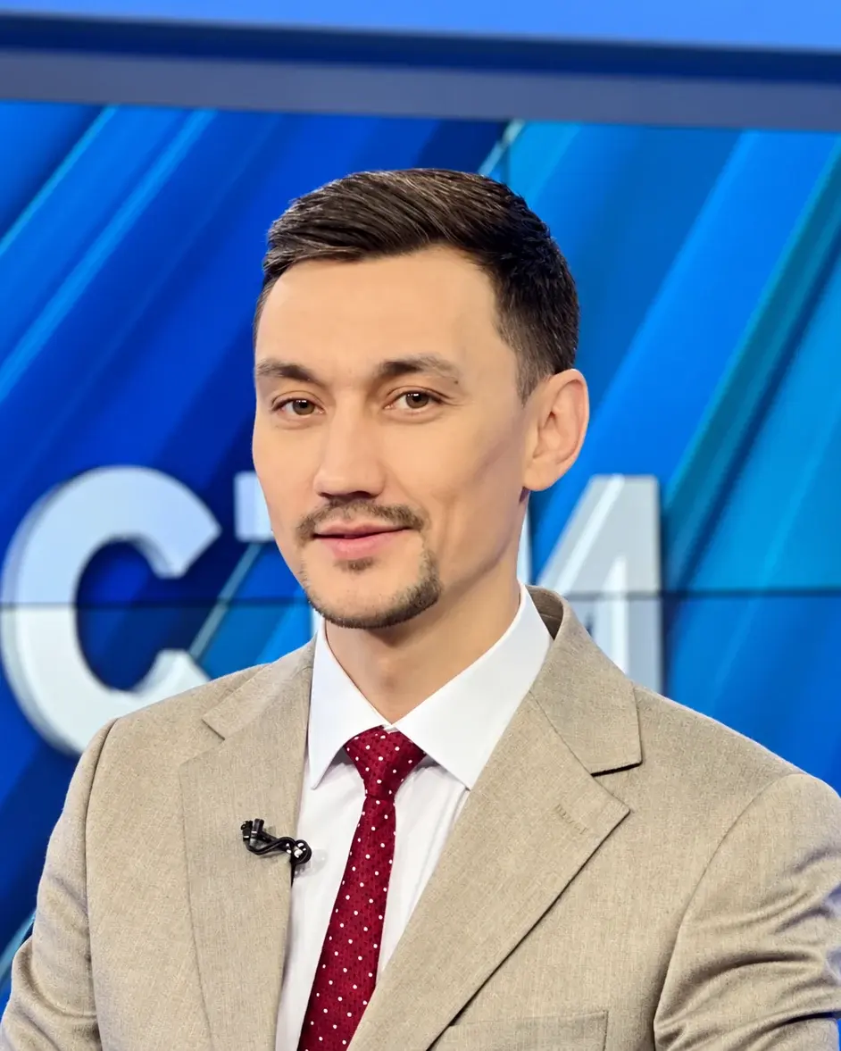 Айнур Гибадуллин в студии телеканала «БСТ»